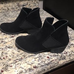Black Me Too booties